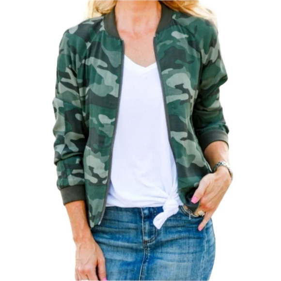 BB Dakota Can't See Me Camo Bomber Jacket Size Small - Picture 1 of 7